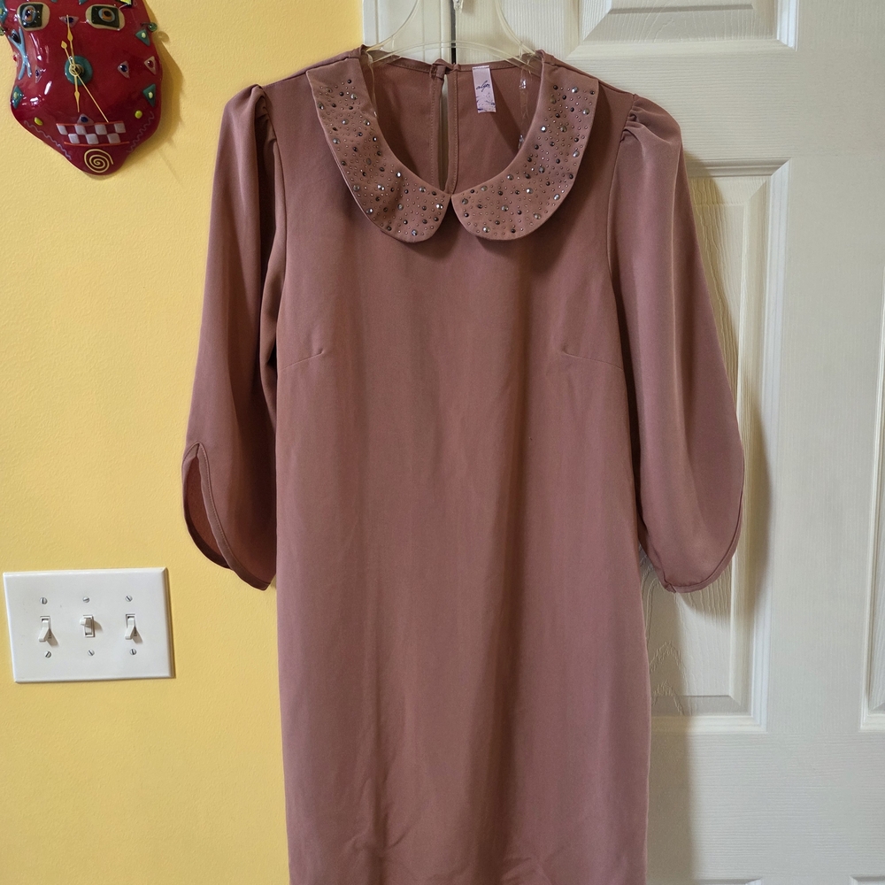 Alya Elegant Pink Dress with Embellished Collar